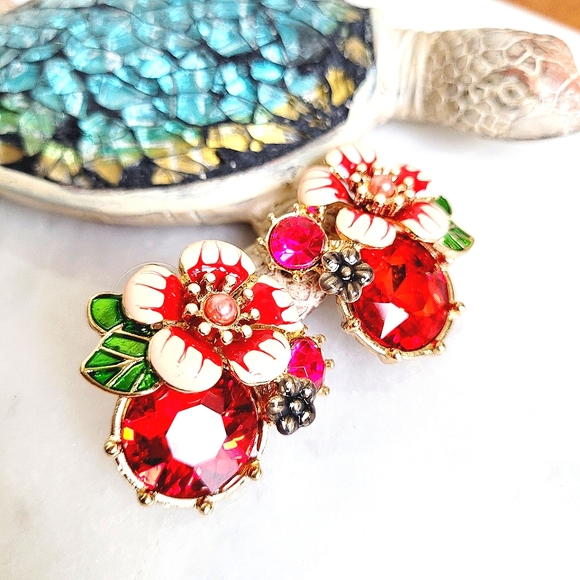 Red Ruby Crystal Flower Stud Earrings NWT - Picture 2 of 10